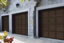 Cambridge CM, 8' 6" x 7', porte et moulures Noyer chocolaté