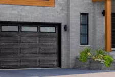 Standard+ Shaker-Modern XL, 16' x 8', Iron Ore Walnut, Sandblasted windows