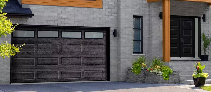 Standard+ Shaker-Moderne XL, 16' x 8', Noyer minerai de fer, fenêtres Sablé
